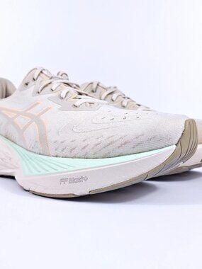 Asics NovaBlast 4 Womens 11 Neutral Cushion Lightweight Road Running Shoes White